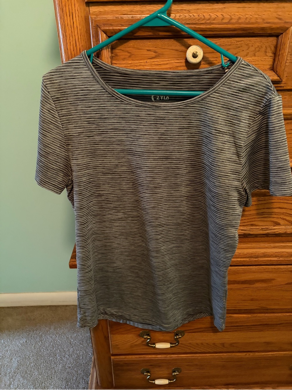 ZYIA Women's Short Sleeve Striped Tee in Charcoal Gray